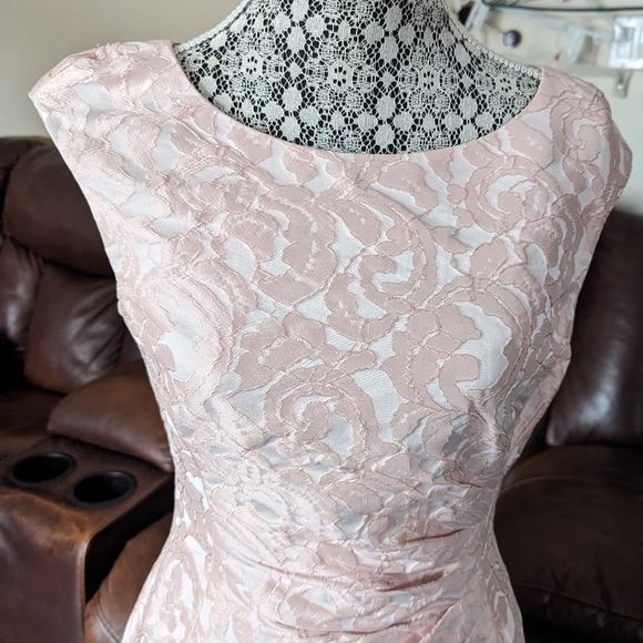 Elegant, feminine and sexy Lauren Ralph Lauren Pink Brocade Sheath Dress, sx 10 - Picture 7 of 14